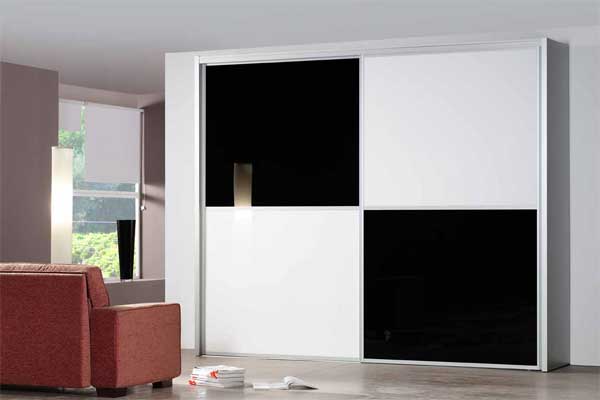 Фото черно-белый шкаф-купе шахматный рисунок РосМебель 155